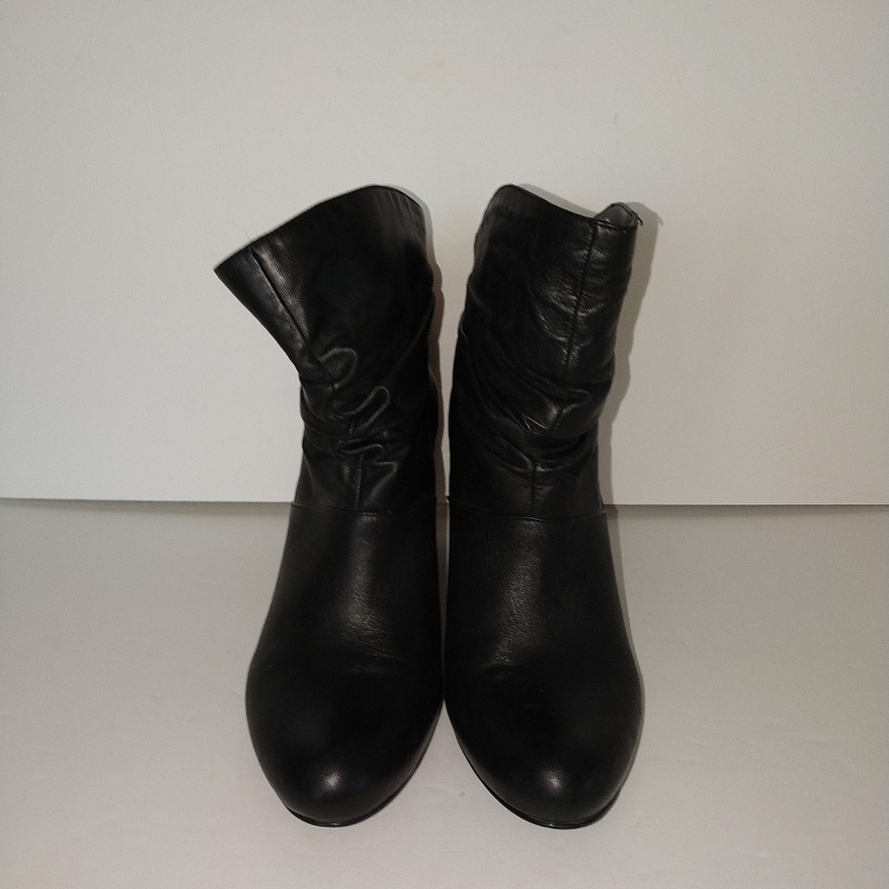 BCBG Ankle Boots 7.5